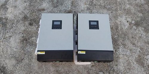 ग्रे अच्छी गुणवत्ता वाली सामग्री, लंबे समय तक चलने वाली और टिकाऊ ग्राउंड माउंटेड सोलर इन्वर्टर