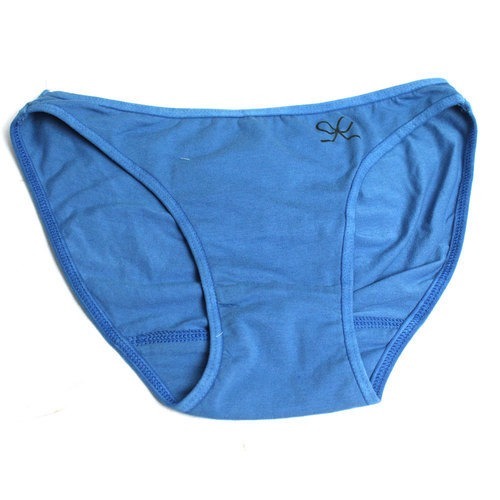 महिलाओं के लिए त्वचा के अनुकूल नीले रंग की प्लेन सॉफ्ट और आरामदायक कॉटन पैंटी