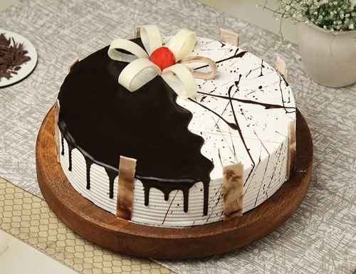 Eggless Choco Vanilla Cake 200g | LA Americana Cakes – LA Americana Gourmet