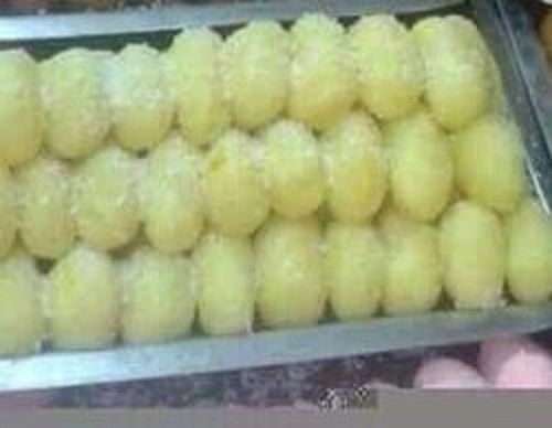 Delicious And Tasty Yellow Color Fresh Indian Sweet Besan Laddoo Processing Type: Food