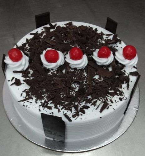 Round Shape 100% Fresh And Delicious Black Forest Cake For Party Celebration