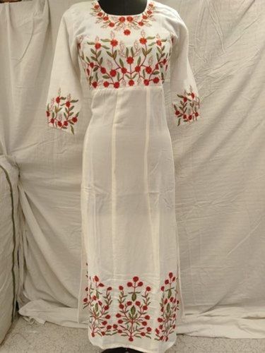 Quick Dry Ladies Casual 3/4Th Sleeves Round-Neck White Embroidered Chiffon Kurti