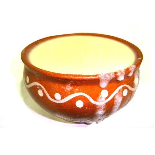 Yellow 100% Shud Pure Cow Ghee - Liquid Form, 1 Kilogram, Yellow Color, Fat Content 99-99.5%, Shelf Life 12 Months, Made from Dried Whole Milk