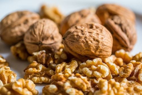 Brown Kashmiri Walnut Used In Food And Snacks(Contains Rich In Protein And Vitamin)