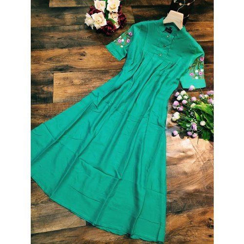 Silk 100 Percent Cotton And Soft To Touch Light Fabric Ladies Green Half Sleeves Cotton Kurti