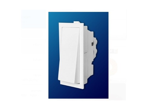 पॉलीकार्बोनेट सामग्री के साथ व्हाइट वन वे मॉड्यूलर स्विच और रेटेड करंट 6 एम्प मैक्स। वोल्टेज: 240 वोल्ट (V)
