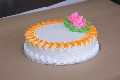 Cream Elegant Look Hygienically Prepared Mouth Watering Taste Creamy Vanilla Flavor Birthday Cake