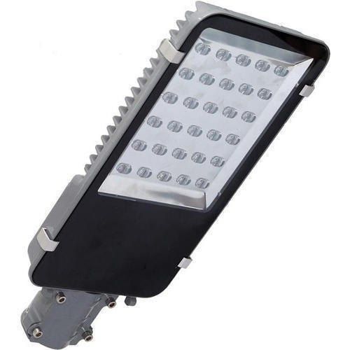 White 100 Percent Aluminium Pole Mounted Led Street Light Strong And Long Lifespan