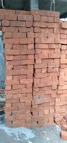 Clay Strong Highly Durable Solid Long Lasting Rectangular Red Bricks For Construction Purposes