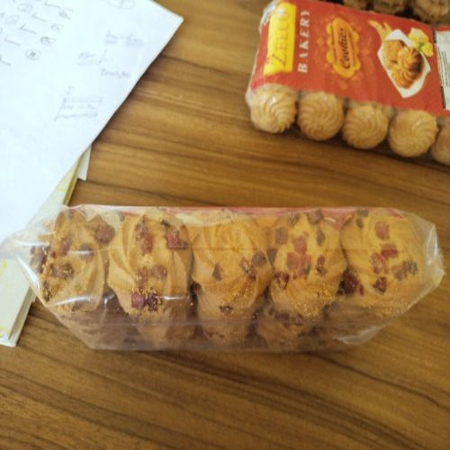 Delicious And Tasty Cherry Flavored Crunchy Cookies  Fat Content (%): 4 Percentage ( % )