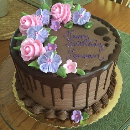 Mouth Melting Delicious Sweet Taste Elegant Look Chocolate Cake With Flower Topping Shelf Life: 3 Days