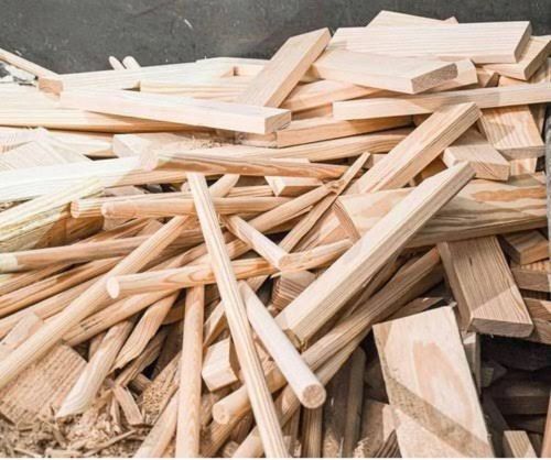 Light Brown Waste Wooden Scrap Used In Bonfire, 10% Moisture And Recyclable