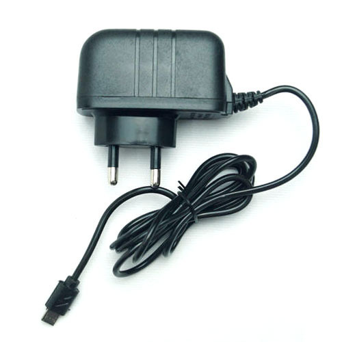 Lightweight And Fast Charged Compact High Power Mobile Charger - Plastic Body, Ultra Slim Design, Black Color | Portable, Secure Clamp, High-Speed Charging