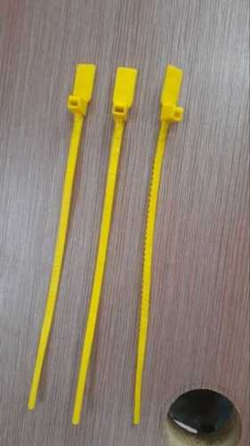 Rectangular 9.5 Inch Plastic Security Seal For Strapping Usage, Yellow Color And 2 Mm Thickness