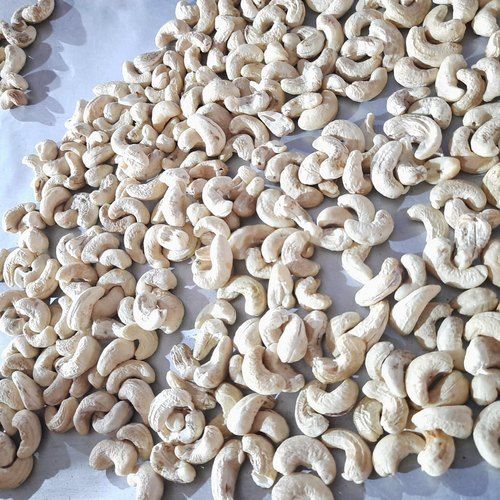 Healthy Vitamins Rich, High In Monounsaturated Fats And Antioxidants Milk White Cashew Nuts Broken (%): 1