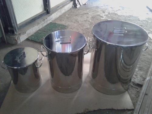 Good Quality And Fine Finish Stainless Steel Silver Container For Domestic Use Size: 5-8 Inch