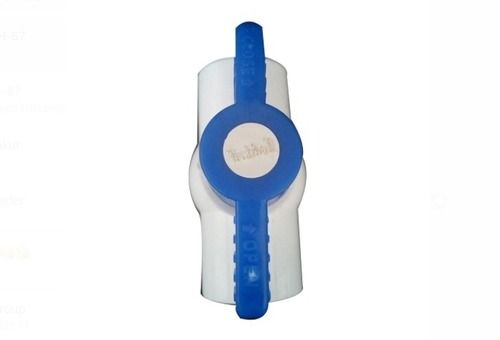 Plastic Round Shape White And Blue Upvc Ball Valve For Pipe Fittings Use, Size 15Mm