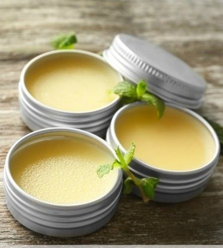 Cream Round Organic And Natural Beeswax Peppermint Lip Balm, Pack Of 100 Gram Ingredients: Herbal