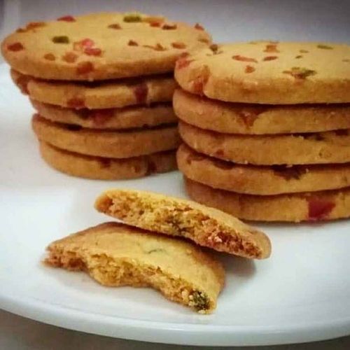 Light Crispy Crumbly Texture Karachi And Crispy Cookies  Fat Contains (%): 4.3 Grams (G)