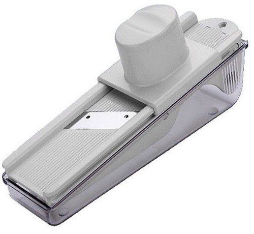 https://tiimg.tistatic.com/fp/1/007/669/strong-plastic-manual-dry-fruit-slicer-cutter-with-sharp-stainless-steel-blades-760.jpg