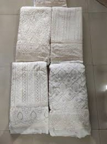 सफेद कढ़ाई वाला 54" डाई करने योग्य स्टाइलिश और आरामदायक लखनवी जॉर्जेट फ़ैब्रिक