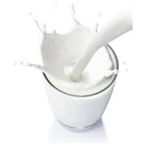 Full Creamy White Healthy Natural And Pure Nutrients Good In Taste Enriched Fresh Cow Milk