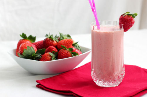 Healthy Hygienically Packed Multiple Nutrients Refreshing Vitamins Rich Strawberry Milkshake