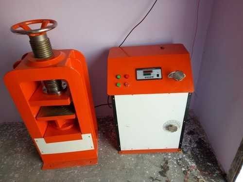 Orange Single Phase Heavy Duty Ruggedly Constructed Isi Marked Interlocking Lab Machine