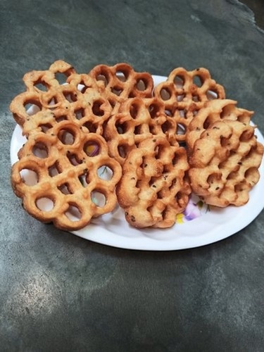 सामान्य रूप से उच्च फाइबर, विटामिन, खनिज, एंटीऑक्सीडेंट मीठा और कुरकुरे आचू नमकीन गुलाब मुरुक्कू स्नैक्स