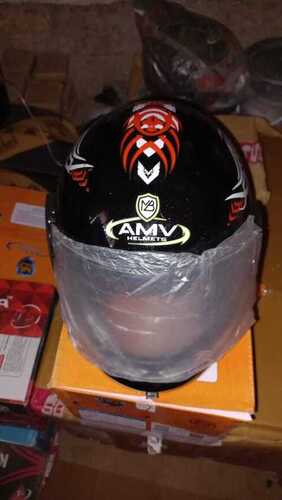 मैनुअल स्क्रैच रेज़िस्टेंट और प्रोटेक्टिव हेड और फुल फेस मोटरसाइकिल ब्लैक हेलमेट