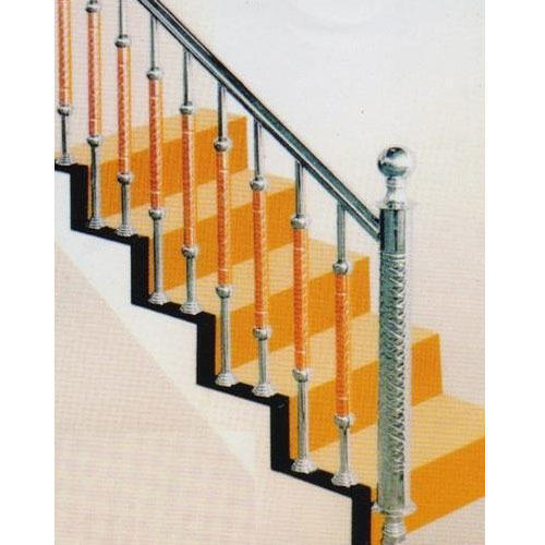 सीढ़ियों की स्थिति के लिए डिजाइनर स्टील रेलिंग, सिल्वर कलर और संक्षारण प्रतिरोधी आकार: ग्राहक की आवश्यकता के अनुसार