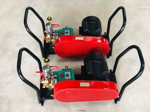 Red Portable Electric Motor Agricultural Power Sprayer For Washing And Spraying