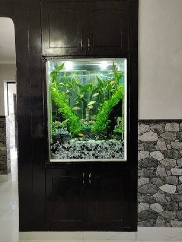 Stylish Wall Mounted And Rectangular Shape Transparent Glass Fish Aquarium Tank