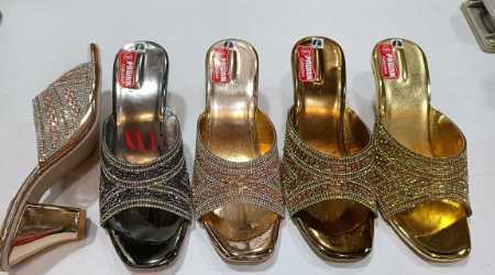 Party wear outlet slippers for ladies