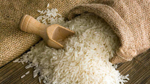 White Farm Fresh Natural Healthy Carbohydrate Enriched Indian Origin Rich Fiber And Vitamins Naturally Grown Basmati Rice - Medium Grain, White Color, 100% Purity, Air Dry Method, 12 Months Shelf Life | Gluten-Free, High in Antioxidants, Excellent Fiber Source