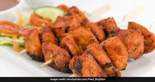 Indian Cuisine Used Fresh Quality Chicken Tikka Xen-Amar Fat: 3.02 Grams (G)