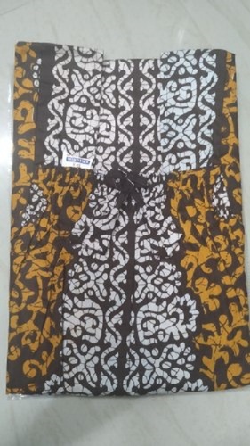 श्रिंक रेज़िस्टेंस आरामदायक और हवा पार होने योग्य शॉर्ट स्लीव प्रिंटेड कॉटन लेडीज़ नाइटी