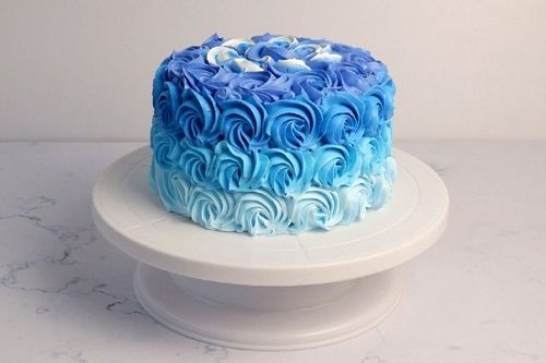 Hygienically Prepared Delicious And Mouth Watering Sweet Taste Blue And White Birthday Cakes