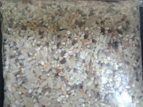 White Essential Nutrients Poultry Feed