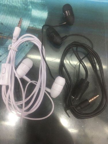 Elegant Look High Base Light Weighted Boat Mobile Wired Earphones For All Phones Body Material: Plastic And Rubber