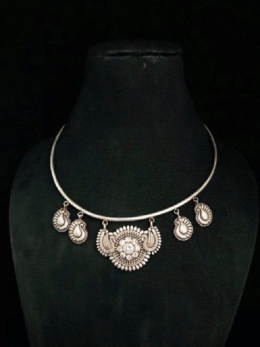 Silver Color Attractive And Comfortable Designer Party Wear Fancy Ladies Necklace  Gender: Women