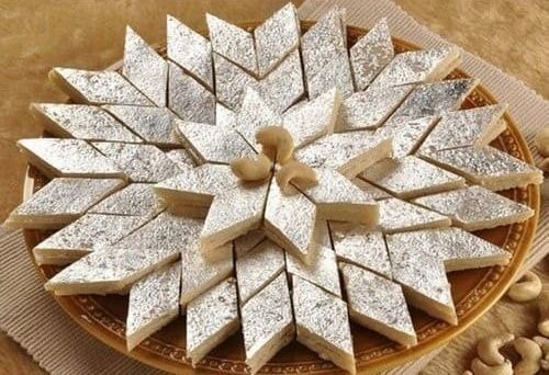 Fresh Kaju Katli Sweets, Made With Pure Desi Ghee, Enriched With Protein