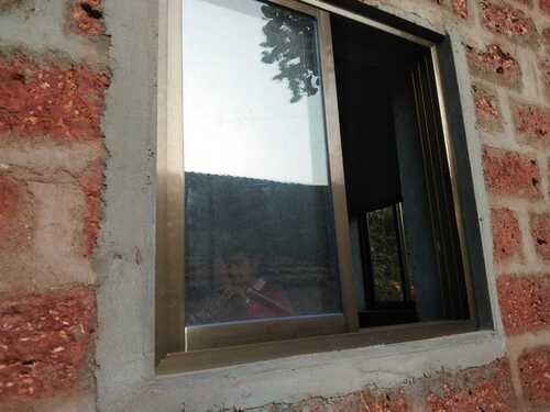 Brown Corrosion Resistant And Strong Aluminum Windows For Home And Office