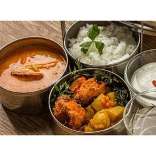 अत्यधिक स्वादिष्ट और स्वादिष्ट पोषक तत्वों से भरपूर फ्रेश हेल्दी 100% हाइजीनिक टिफिन मील