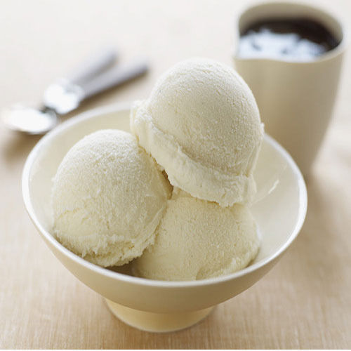 Hygienically Prepared Sweet Tasty White Vanilla Flavorable Ice Cream