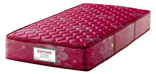 Red Epe Foam Mattress For Home And Hotels Usage, Available In Different Sizes