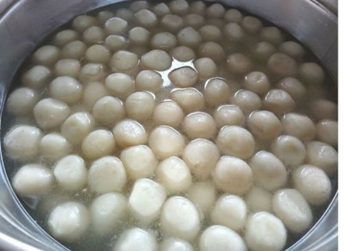 Sweet And Delicious Yummy Fresh And Pure White Rasgulla With Good Taste Processing Type: Handmade