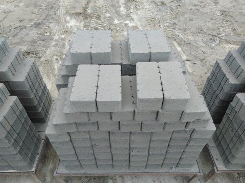 Grey Strong And Long Lasting High Tensile Strength Durable Cement Brick Use For Construction