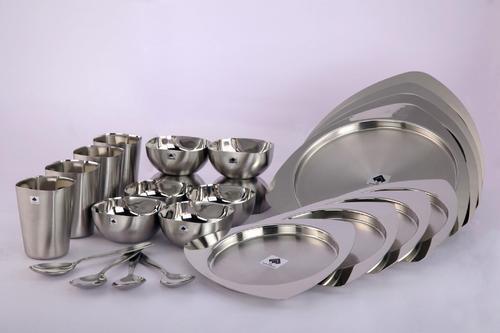 Heavy Duty Corrosion Resistant Easy To Clean Silver Stainless Steel Dinner Set