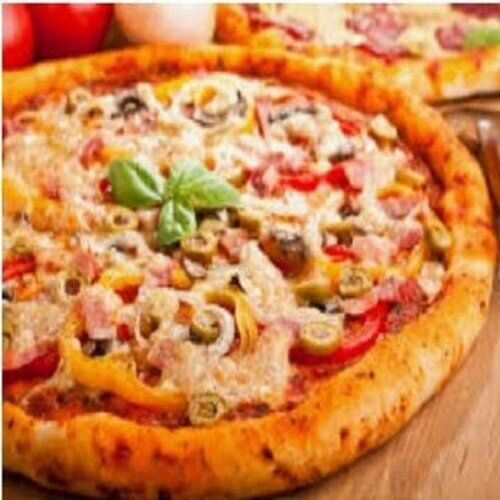 100% Fresh And Delicious Pizza With Mozzarella Cheddar, Basil And Tomato Grade: Food Grade
